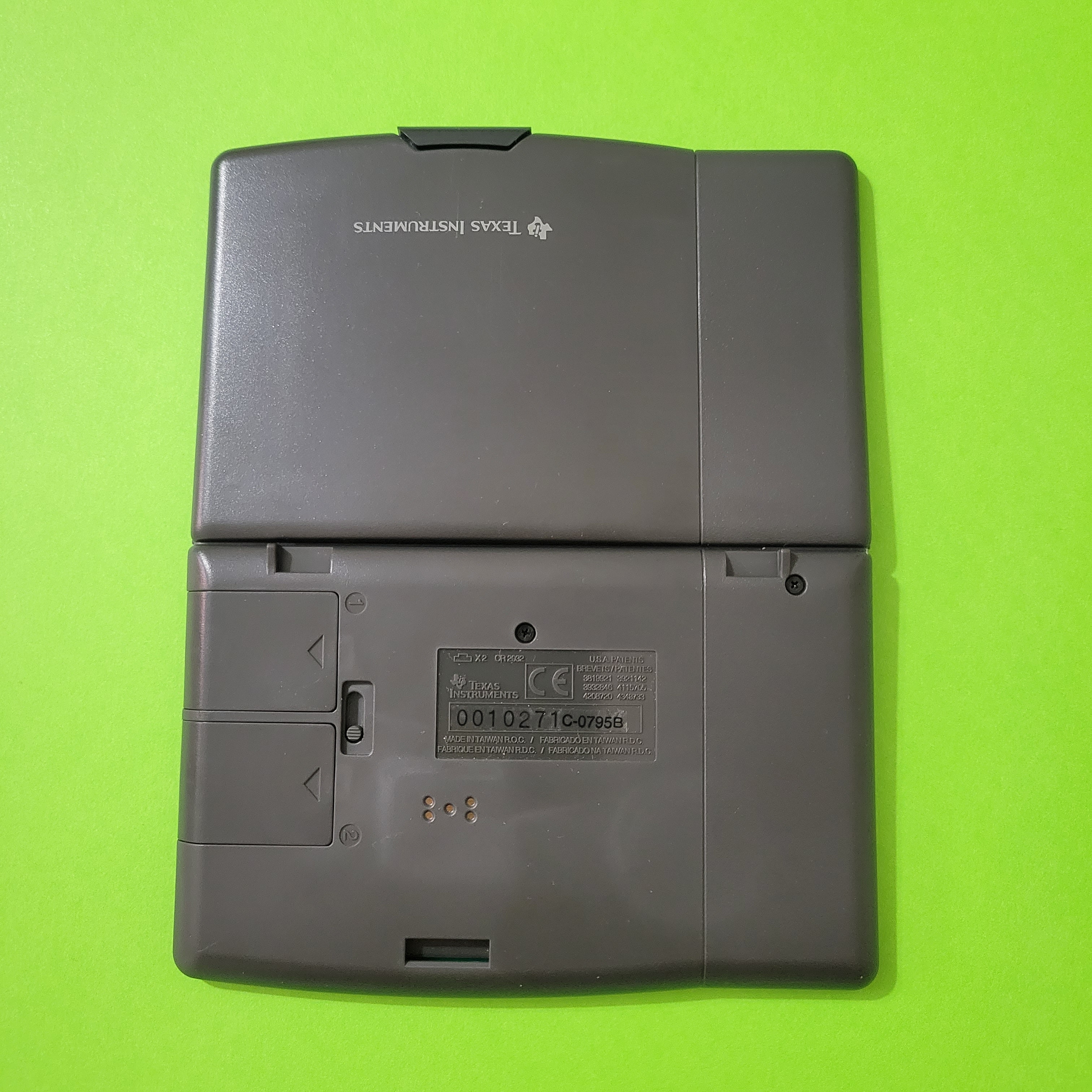 An image of the back of the Texas Instruments PS-6700 personal organizer